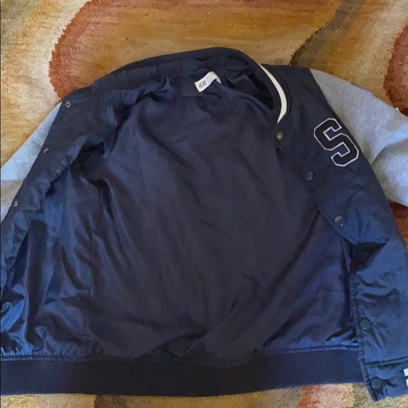Blue/gray letter spring jacket. H&M boys size 8-9. - Picture 4 of 4